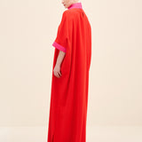 فستان ماكسي عامودي بياقة عالية بلونين